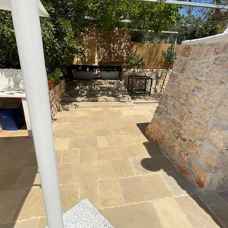 Dimora&pool Gerardo אכסניה